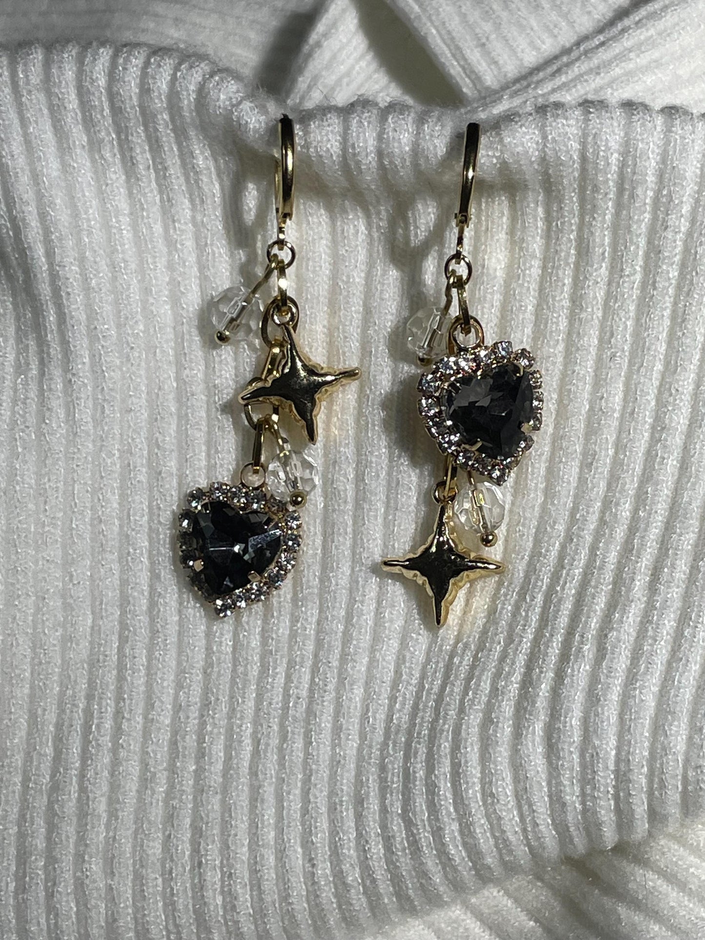 Mismatch Gold Heart Dangle Earrings | Grunge Goth Asymmetrical Jewelry
