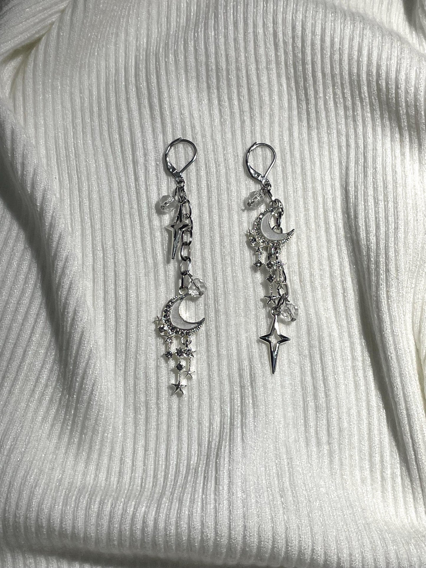 White Star Mismatch Earrings, Grunge, Alt, Chunky, Punk, Edgy, Star Asymmetrical, Kfashion, Korean, Y2K, Goth, Ethereal, Softcore