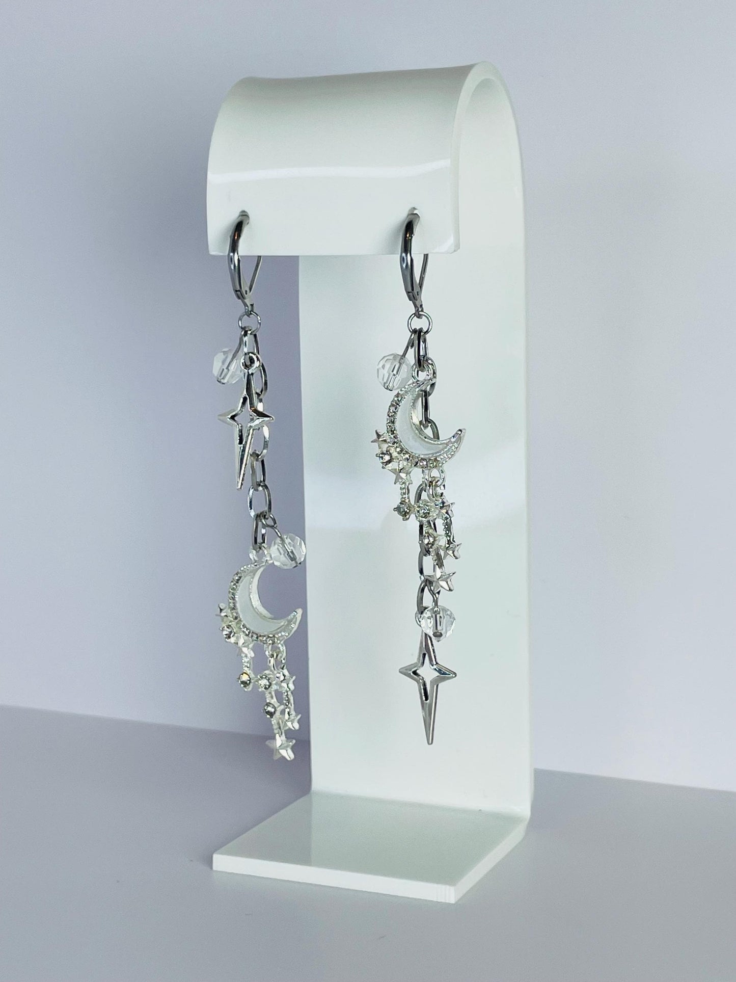 White Star Mismatch Earrings, Grunge, Alt, Chunky, Punk, Edgy, Star Asymmetrical, Kfashion, Korean, Y2K, Goth, Ethereal, Softcore