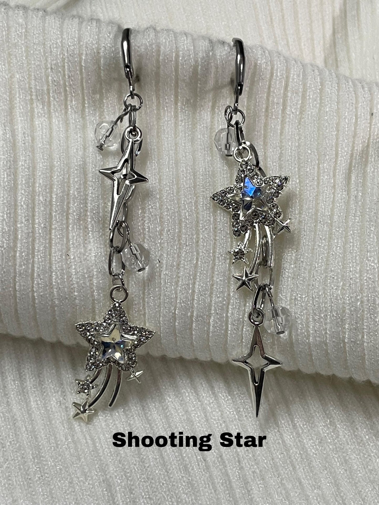 Mismatch Dangly Star Earrings | Grunge Goth Asymmetrical Jewelry